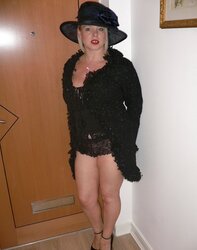 Donna Walsall Hooker