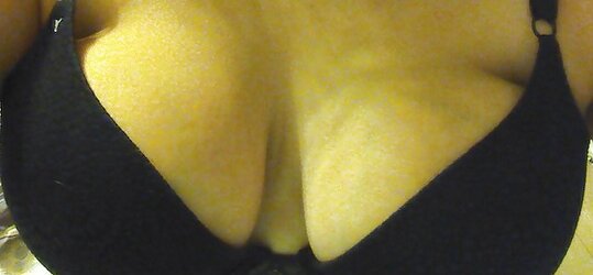 My GIRLFRIEND chubby vagina, fur covered and moist ... hmm