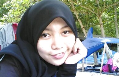 Awek tudung ghairah