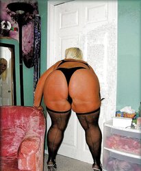 MATURE GRANNY SUPER-SEXY