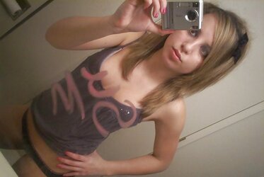 Super-Cute Teenagers From,SmutDates.com