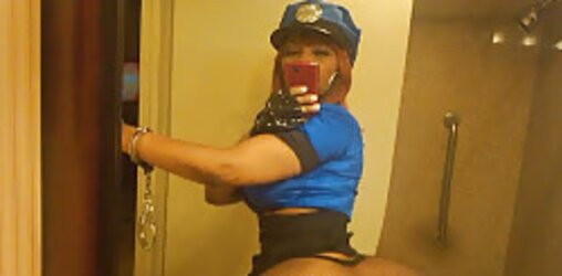 Plumper thighs and thick booty