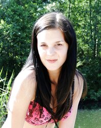 Handsome Amateure Teenager zeigt sich nackt in der Natur