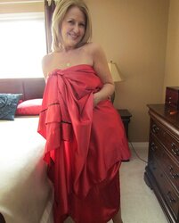 Uber-Cute Platinum-Blonde Mummy