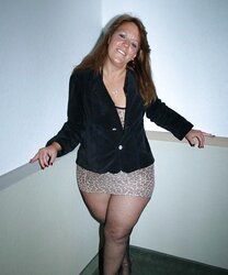 Gorda Debaixo da saia - plumper Under the mini-skirt