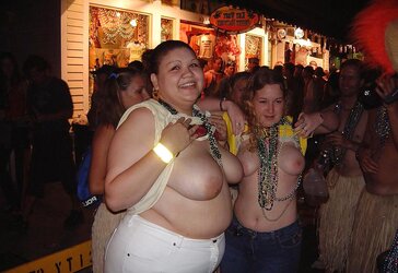 Hefty caboose moms