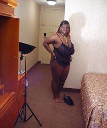 Ebony PLUMPER Ultra-Cutie