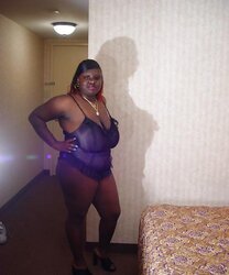Ebony PLUMPER Ultra-Cutie