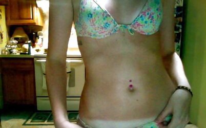 Super-Fucking-Hot femmes with sunburn lines