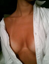Super-Fucking-Hot femmes with sunburn lines