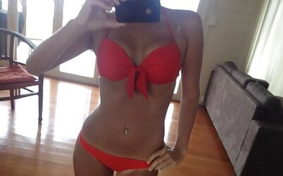 Super-Fucking-Hot femmes with sunburn lines