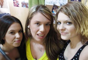 Hostel Chicks