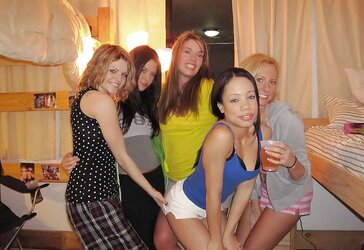 Hostel Chicks