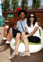 Courteney Cox Sole Pictures