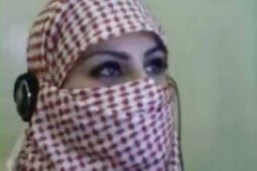 Arab niqab webcam scandal-with hijab iran or egypt jilbab