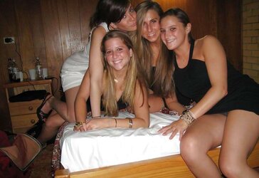 Upskirts Upshorts
