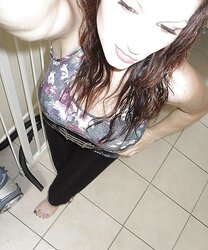 SUPER-SEXY TINY POSER X