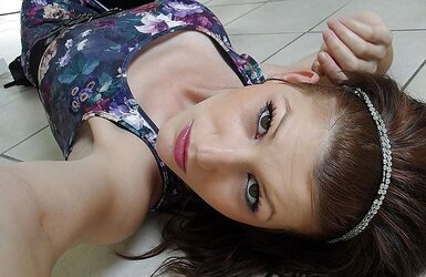 SUPER-SEXY TINY POSER X