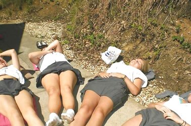 Estudiantes mostrandose a la camara