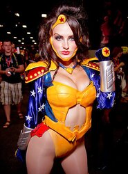 Honeys of Comic Con