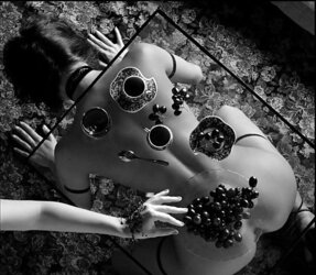 Dark-Hued and White die O , ThorHammer