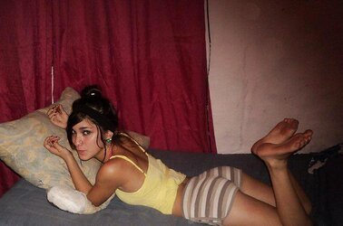 Fleshy Teenagers Nude Their Feet