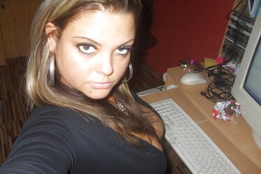Bombshell Fbook femmes