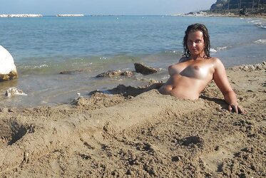 Uber-Cute Beach Chicks - XIII