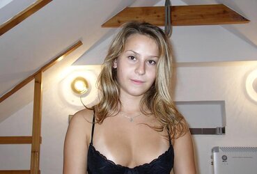 KLEINE SPECTACULAR BLONDINE
