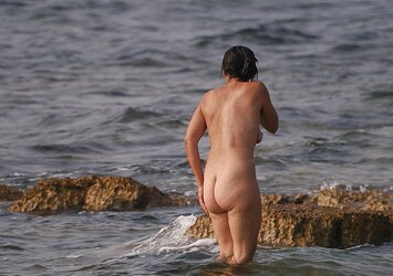 Mature Naturist Chicks