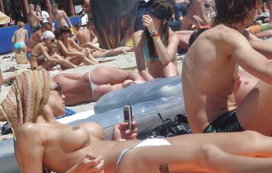 Super-Sexy Day At The Beach 26 -Braless- by Voyeur tROC