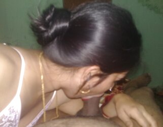 Indian pakistani femmes throating lollipops