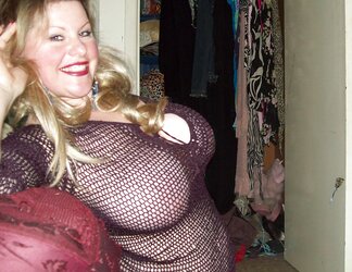 Kelly steamy big-chested MUMMY
