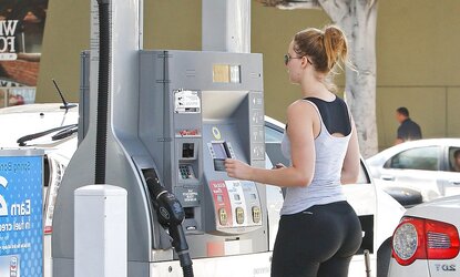Fledgling Curvaceous Mummy Mature Honies In Yoga Trousers