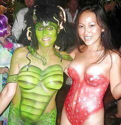 Super-Fucking-Hot Ladies with Assets Paint