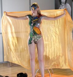 Super-Fucking-Hot Ladies with Assets Paint