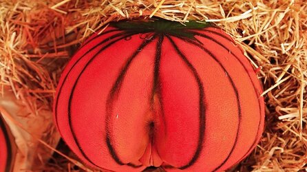 Super-Fucking-Hot Ladies with Assets Paint