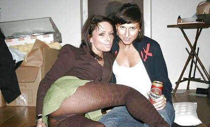 Upskirt Stockings Mingle