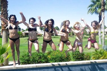 Joy Lovin’ College Chicks