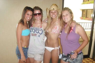 Joy Lovin’ College Chicks