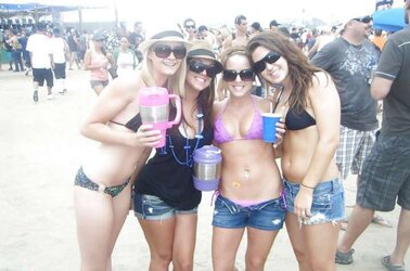 Joy Lovin’ College Chicks
