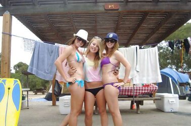 Joy Lovin’ College Chicks