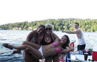 Joy Lovin’ College Chicks