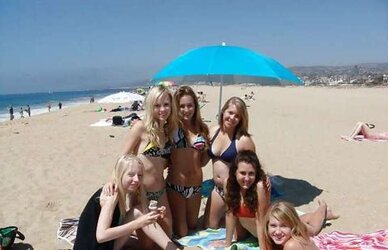 Joy Lovin’ College Chicks
