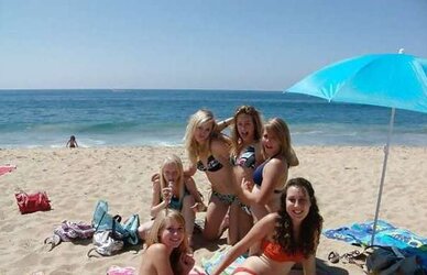 Joy Lovin’ College Chicks