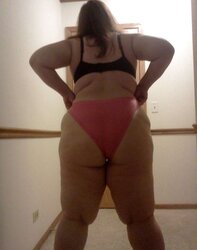 MY PLUMPER SUB IN AND OUT HER UNDIES