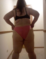 MY PLUMPER SUB IN AND OUT HER UNDIES