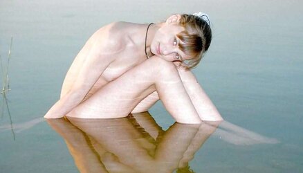 Naturist Petite Breasts Dame