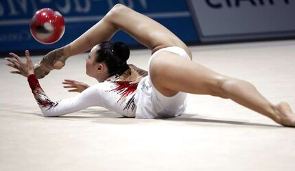 FLEXI CHICKS, TEENAGERS SPREADING, FIT DOLLS, CONTORTIONISTS