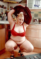 Radka plumper in kitcheen